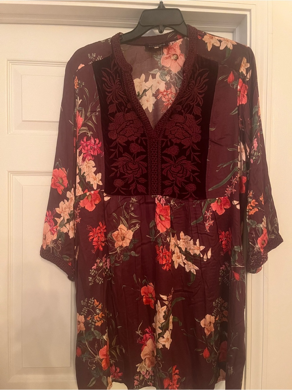 Johnny Was Workshop Floral w/ Embroidered Velvet Panel & Trim-Women’s Tunic-XXL